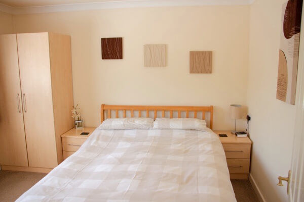 Long Acres holiday cottage main bedroom